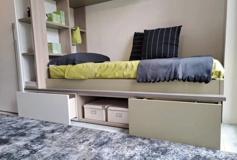 centro_delle_camerette_cameretta-con-cabina-armadio-ferri-mobili